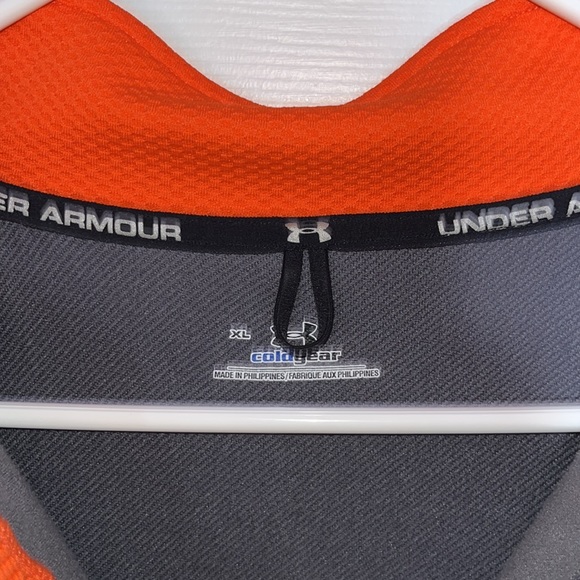 Under Armour Running lightweight jacket top. - Picture 2 of 4